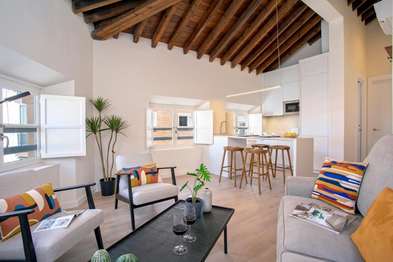 Apartamentos Thyssen Cisneros By Rent Me Málaga Eksteriør bilde