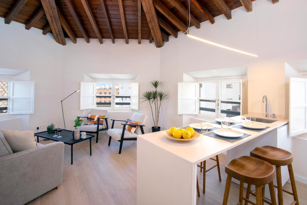 Apartamentos Thyssen Cisneros By Rent Me Málaga Eksteriør bilde