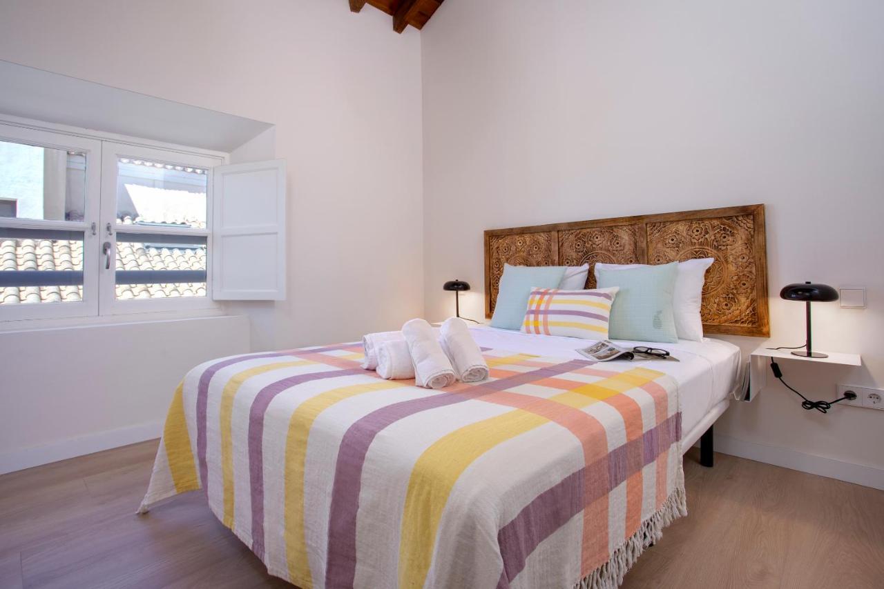 Apartamentos Thyssen Cisneros By Rent Me Málaga Eksteriør bilde
